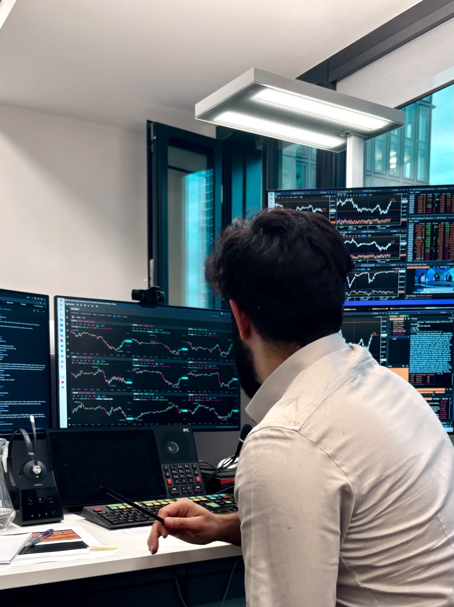 Trading desk